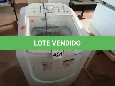 LOTE 451 - 01 MÁQUINA DE LAVAR MARCA ELECTROLUX 15KG. (NO ESTADO) ATENÇÃO! FAZER A VISITAÇÃO ANTES DE ARREMATAR, NÃO SABEMOS SE FUNCIONA. LEILÃO NÃO TEM GARANTIA E NEM DEVOLUÇÃO, SUJEITO A POSSÍVEIS AVARIAS VISÍVEIS/OCULTAS E/OU AUSÊNCIA DE COMPONENTES.