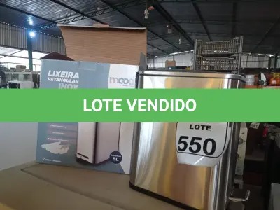 LOTE 550 - 01 LIXEIRA EM INOX COM PEDAL 5L MARCA MOOD. (NO ESTADO) ATENÇÃO! FAZER A VISITAÇÃO ANTES DE ARREMATAR, NÃO SABEMOS SE FUNCIONA. LEILÃO NÃO TEM GARANTIA E NEM DEVOLUÇÃO, SUJEITO A POSSÍVEIS AVARIAS VISÍVEIS/OCULTAS E/OU AUSÊNCIA DE COMPONENTES.