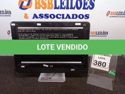 LOTE 380 - 01 ALL IN ONE MARCA HP C/TECLADO E MOUSE. (NO ESTADO) ATENÇÃO! FAZER A VISITAÇÃO ANTES DE ARREMATAR, NÃO SABEMOS SE FUNCIONA. LEILÃO NÃO TEM GARANTIA E NEM DEVOLUÇÃO, SUJEITO A POSSÍVEIS AVARIAS VISÍVEIS/OCULTAS E/OU AUSÊNCIA DE COMPONENTES.