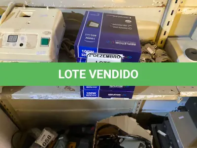 LOTE 020 - 05 REFLETORES LED AMBIENTE EXTERNO 100W. (NOVO), (NO ESTADO) ATENÇÃO! FAZER A VISITAÇÃO ANTES DE ARREMATAR, NÃO SABEMOS SE FUNCIONA. LEILÃO NÃO TEM GARANTIA E NEM DEVOLUÇÃO, SUJEITO A POSSÍVEIS AVARIAS VISÍVEIS/OCULTAS E/OU AUSÊNCIA DE COMPONENTES.