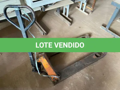 LOTE 019 - 01 - PALETEIRA HIDRÁULICA MANUAL (NO ESTADO, NÃO SABEMOS SE FUNCIONA. LEILÃO NÃO TEM GARANTIA E NEM DEVOLUÇÃO, SUJEITO A POSSÍVEIS AVARIAS VISÍVEIS/OCULTAS E/OU AUSÊNCIA DE COMPONENTES)