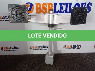LOTE 052 - 01 SUPORTE PARA MONITOR (MONITOR STAND). (NO ESTADO EM QUE SE ENCONTRA. SUJEITO A AVARIAS OCULTAS/VISÍVEIS.)