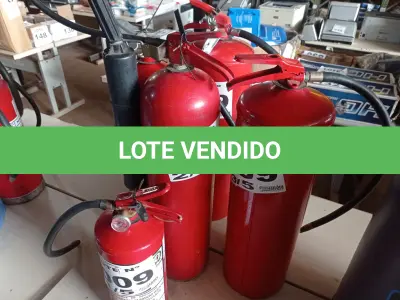 LOTE 009 - 05 – EXTINTORES DIVERSOS (NO ESTADO, NÃO SABEMOS SE FUNCIONA. LEILÃO NÃO TEM GARANTIA E NEM DEVOLUÇÃO, SUJEITO A POSSÍVEIS AVARIAS VISÍVEIS/OCULTAS E/OU AUSÊNCIA DE COMPONENTES)