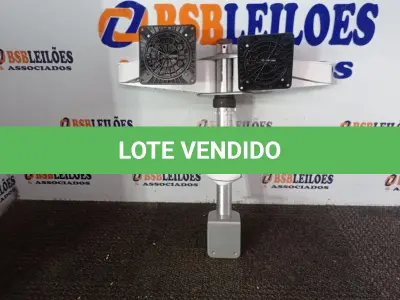 LOTE 063 - 01 SUPORTE PARA MONITOR (MONITOR STAND). (NO ESTADO EM QUE SE ENCONTRA. SUJEITO A AVARIAS OCULTAS/VISÍVEIS.)