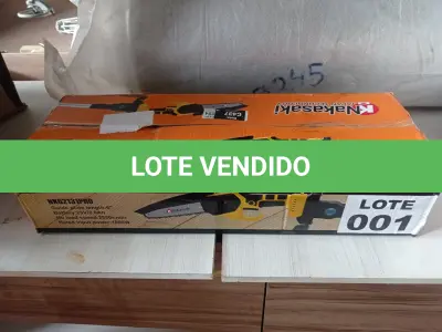 LOTE 001 - 01 - MOTOSERRA BATERIA MINI ELÉTRICA 25V NAKASAKI (NO ESTADO, NÃO SABEMOS SE FUNCIONA. LEILÃO NÃO TEM GARANTIA E NEM DEVOLUÇÃO, SUJEITO A POSSÍVEIS AVARIAS VISÍVEIS/OCULTAS E/OU AUSÊNCIA DE COMPONENTES)