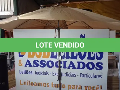 LOTE 051 - 01 GUARDA-CHUVA. (UMBRELLA) (NO ESTADO EM QUE SE ENCONTRA. SUJEITO A AVARIAS OCULTAS/VISÍVEIS.) BH1480M