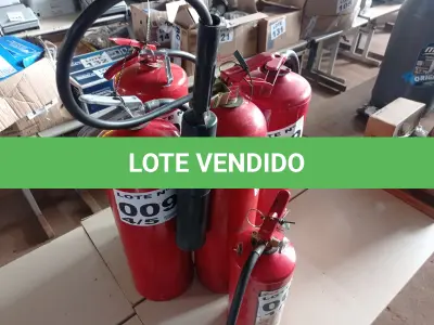 LOTE 009 - 05 – EXTINTORES DIVERSOS (NO ESTADO, NÃO SABEMOS SE FUNCIONA. LEILÃO NÃO TEM GARANTIA E NEM DEVOLUÇÃO, SUJEITO A POSSÍVEIS AVARIAS VISÍVEIS/OCULTAS E/OU AUSÊNCIA DE COMPONENTES)