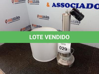 LOTE 029 - 01 ABAJUR (LANPSHADE). (NO ESTADO EM QUE SE ENCONTRA. SUJEITO A AVARIAS OCULTAS/VISÍVEIS.) AU2171V
