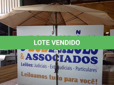 LOTE 051 - 01 GUARDA-CHUVA. (UMBRELLA) (NO ESTADO EM QUE SE ENCONTRA. SUJEITO A AVARIAS OCULTAS/VISÍVEIS.) BH1480M