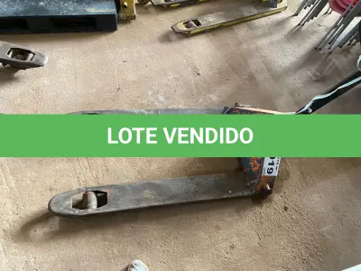 LOTE 019 - 01 - PALETEIRA HIDRÁULICA MANUAL (NO ESTADO, NÃO SABEMOS SE FUNCIONA. LEILÃO NÃO TEM GARANTIA E NEM DEVOLUÇÃO, SUJEITO A POSSÍVEIS AVARIAS VISÍVEIS/OCULTAS E/OU AUSÊNCIA DE COMPONENTES)