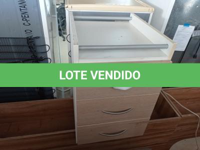 LOTE 030 - 01 MESA DE CABECEIRA (BEDSIDE). (NO ESTADO EM QUE SE ENCONTRA. SUJEITO A AVARIAS OCULTAS/VISÍVEIS.) 