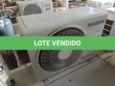 LOTE 104 - 01 – CONDENSADORA SAMSUNG 12000 BTUS (NO ESTADO, NÃO SABEMOS SE FUNCIONA. LEILÃO NÃO TEM GARANTIA E NEM DEVOLUÇÃO, SUJEITO A POSSÍVEIS AVARIAS VISÍVEIS/OCULTAS E/OU AUSÊNCIA DE COMPONENTES)