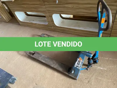 LOTE 021 - 01 - PALETEIRA HIDRÁULICA MANUAL (NO ESTADO, NÃO SABEMOS SE FUNCIONA. LEILÃO NÃO TEM GARANTIA E NEM DEVOLUÇÃO, SUJEITO A POSSÍVEIS AVARIAS VISÍVEIS/OCULTAS E/OU AUSÊNCIA DE COMPONENTES)