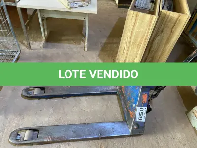 LOTE 059 - 01 - PALETEIRA HIDRÁULICA MANUAL (NO ESTADO, NÃO SABEMOS SE FUNCIONA. LEILÃO NÃO TEM GARANTIA E NEM DEVOLUÇÃO, SUJEITO A POSSÍVEIS AVARIAS VISÍVEIS/OCULTAS E/OU AUSÊNCIA DE COMPONENTES)