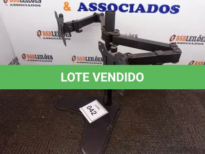 LOTE 042 - 01 SUPORTE PARA MONITOR (MONITOR STAND). (NO ESTADO EM QUE SE ENCONTRA. SUJEITO A AVARIAS OCULTAS/VISÍVEIS.)