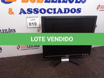 LOTE 019 - 01 MONITOR DELL CS356890. (NO ESTADO EM QUE SE ENCONTRA. SUJEITO A AVARIAS OCULTAS/VISÍVEIS.)