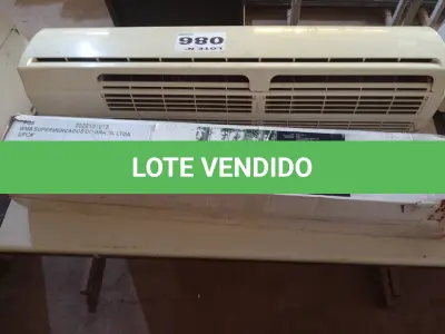 LOTE 092 - 01 - TENDA GAZEBO 3 X 3 MTS DOBRÁVEL SANFONADA RETRÁTIL FÁCIL AZUL (NO ESTADO, NÃO SABEMOS SE FUNCIONA. LEILÃO NÃO TEM GARANTIA E NEM DEVOLUÇÃO, SUJEITO A POSSÍVEIS AVARIAS VISÍVEIS/OCULTAS E/OU AUSÊNCIA DE COMPONENTES)