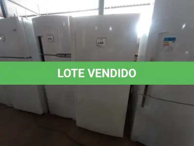 LOTE 085 - 01 REFRIGERADOR MARCA WHIRLPOOL 127V (REFRIGERATOR). (NO ESTADO EM QUE SE ENCONTRA. SUJEITO A AVARIAS OCULTAS/VISÍVEIS.) AV9990Y
