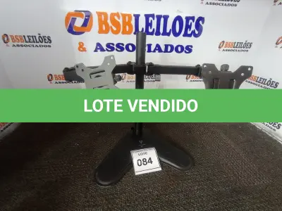 LOTE 084 - 01 SUPORTE PARA MONITOR (MONITOR STAND). (NO ESTADO EM QUE SE ENCONTRA. SUJEITO A AVARIAS OCULTAS/VISÍVEIS.)