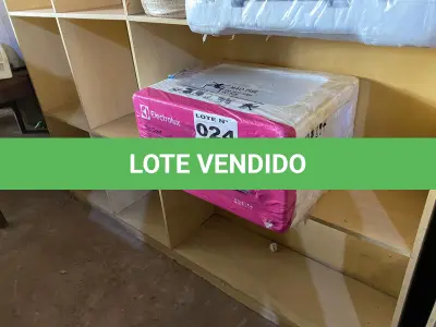 LOTE 024 - 01 - MICRO-ONDAS ELECTROLUX MEO44 34L BRANCO - 110V (NO ESTADO, NÃO SABEMOS SE FUNCIONA. LEILÃO NÃO TEM GARANTIA E NEM DEVOLUÇÃO, SUJEITO A POSSÍVEIS AVARIAS VISÍVEIS/OCULTAS E/OU AUSÊNCIA DE COMPONENTES)