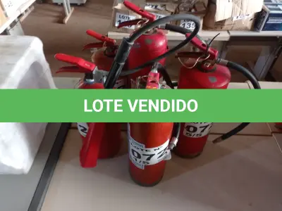 LOTE 072 - 05 – EXTINTORES DIVERSOS (NO ESTADO, NÃO SABEMOS SE FUNCIONA. LEILÃO NÃO TEM GARANTIA E NEM DEVOLUÇÃO, SUJEITO A POSSÍVEIS AVARIAS VISÍVEIS/OCULTAS E/OU AUSÊNCIA DE COMPONENTES)
