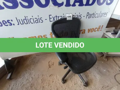 LOTE 046 - 01 CADEIRA HERMAN MILLER (HERMAN MILLER CHAIR). (NO ESTADO EM QUE SE ENCONTRA. SUJEITO A AVARIAS OCULTAS/VISÍVEIS.)