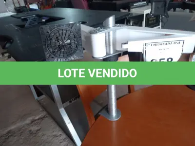 LOTE 258 - 01 DUAL MONITOR TILT PVOT KIT (DOUBLE MONITOR). (NO ESTADO EM QUE SE ENCONTRA. SUJEITO A AVARIAS OCULTAS/VISÍVEIS.)
