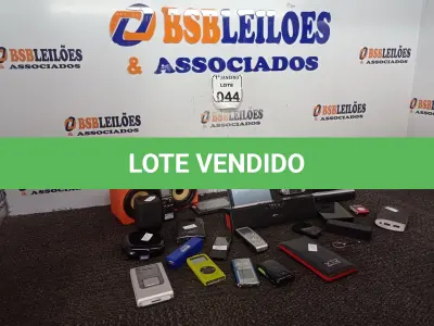 LOTE 044 - 01 FONE DE OUVIDO WIRELESS PARA TV MARCA PHILIPS, 04 GPS, 02 MICROFONES E MATERIAIS ELETRÔNICOS DIVERSOS. (NO ESTADO) ATENÇÃO! FAZER A VISITAÇÃO ANTES DE ARREMATAR, NÃO SABEMOS SE FUNCIONA. LEILÃO NÃO TEM GARANTIA E NEM DEVOLUÇÃO, SUJEITO A POSSÍVEIS AVARIAS VISÍVEIS/OCULTAS E/OU AUSÊNCIA DE COMPONENTES.