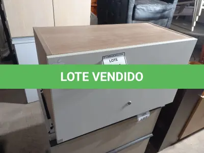 LOTE 184 - 01 ARMÁRIO SUSPENSO (HANGING CABINET). (NO ESTADO EM QUE SE ENCONTRA. SUJEITO A AVARIAS OCULTAS/VISÍVEIS.)