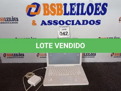 LOTE 042 - 01 MACBOOK S/CARREGADOR. (NO ESTADO) ATENÇÃO! FAZER A VISITAÇÃO ANTES DE ARREMATAR, NÃO SABEMOS SE FUNCIONA. LEILÃO NÃO TEM GARANTIA E NEM DEVOLUÇÃO, SUJEITO A POSSÍVEIS AVARIAS VISÍVEIS/OCULTAS E/OU AUSÊNCIA DE COMPONENTES.