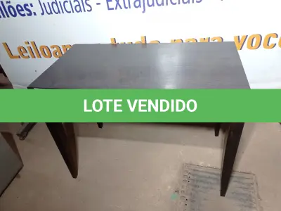 LOTE 191 - 01 APARADOR EM MADEIRA C/ 01 GAVETA (WOODEN SIDEBOARD). (NO ESTADO EM QUE SE ENCONTRA. SUJEITO A AVARIAS OCULTAS/VISÍVEIS.)