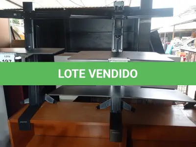LOTE 204 - 01 CONVERSOR DE MESA AJUSTÁVEL (VARIDESK). (NO ESTADO EM QUE SE ENCONTRA. SUJEITO A AVARIAS OCULTAS/VISÍVEIS.)