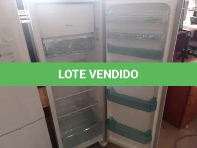 LOTE 105 - 01 REFRIGERADOR ELETROLUX RDE37 220V (ELETROLUX REFRIGERATOR RDE37). (NO ESTADO EM QUE SE ENCONTRA. SUJEITO A AVARIAS OCULTAS/VISÍVEIS.)
