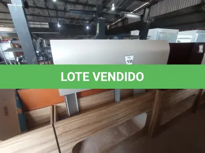 LOTE 135 - 01 ARMÁRIO SUSPENSO (HANGING CABINET). (NO ESTADO EM QUE SE ENCONTRA. SUJEITO A AVARIAS OCULTAS/VISÍVEIS.)