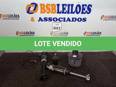 LOTE 041 - 02 MIXER’S SENDO 01 C/ENCAIXE DE ACOPLAMENTO MARCAS E MODELOS DIVERSOS.  (NO ESTADO) ATENÇÃO! FAZER A VISITAÇÃO ANTES DE ARREMATAR, NÃO SABEMOS SE FUNCIONA. LEILÃO NÃO TEM GARANTIA E NEM DEVOLUÇÃO, SUJEITO A POSSÍVEIS AVARIAS VISÍVEIS/OCULTAS E/OU AUSÊNCIA DE COMPONENTES.