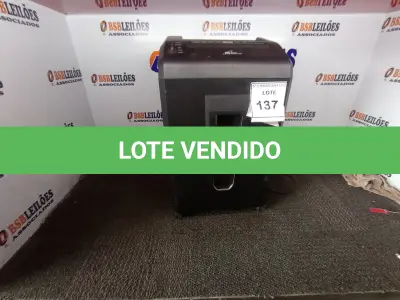 LOTE 137 - 01 TRITURADOR PRETO PEQUENO (SHREDDER). (NO ESTADO EM QUE SE ENCONTRA. SUJEITO A AVARIAS OCULTAS/VISÍVEIS.)