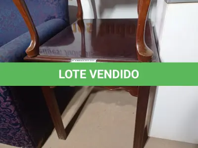 LOTE 223 - 01 MESA EM MADEIRA C/GAVETA (WOODEN TABLE). (NO ESTADO EM QUE SE ENCONTRA. SUJEITO A AVARIAS OCULTAS/VISÍVEIS.) (NO ESTADO EM QUE SE ENCONTRA. SUJEITO A AVARIAS OCULTAS/VISÍVEIS.)