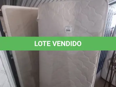 LOTE 289 - 01 COLCHÃO SOLTEIRO C/BASE (SINGLE MATTRESS). (NO ESTADO EM QUE SE ENCONTRA. SUJEITO A AVARIAS OCULTAS/VISÍVEIS.) BH1482D