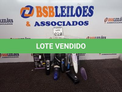 LOTE 029 - 01 LOTE C/DIVERSAS MÁQUINAS DE CORTAR CABELO E BARBA MARCAS E MODELOS DIVERSOS. (NO ESTADO) ATENÇÃO! FAZER A VISITAÇÃO ANTES DE ARREMATAR, NÃO SABEMOS SE FUNCIONA. LEILÃO NÃO TEM GARANTIA E NEM DEVOLUÇÃO, SUJEITO A POSSÍVEIS AVARIAS VISÍVEIS/OCULTAS E/OU AUSÊNCIA DE COMPONENTES.