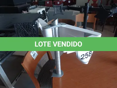 LOTE 258 - 01 DUAL MONITOR TILT PVOT KIT (DOUBLE MONITOR). (NO ESTADO EM QUE SE ENCONTRA. SUJEITO A AVARIAS OCULTAS/VISÍVEIS.)