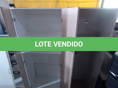 LOTE 286 - 02 ARMÁRIOS EM MADEIRA (WOODEN CABINETS). (NO ESTADO EM QUE SE ENCONTRA. SUJEITO A AVARIAS OCULTAS/VISÍVEIS.)