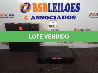 LOTE 069 - 01 RECEPTOR DE TV MARCA AZBOX MODELO PREMIUM. (NO ESTADO) ATENÇÃO! FAZER A VISITAÇÃO ANTES DE ARREMATAR, NÃO SABEMOS SE FUNCIONA. LEILÃO NÃO TEM GARANTIA E NEM DEVOLUÇÃO, SUJEITO A POSSÍVEIS AVARIAS VISÍVEIS/OCULTAS E/OU AUSÊNCIA DE COMPONENTES.