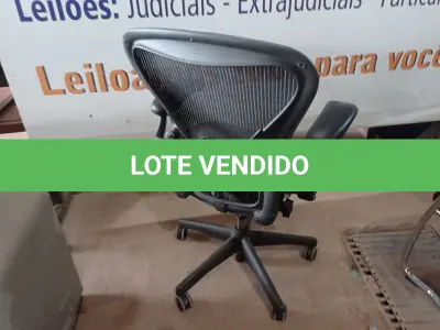 LOTE 207 - 01 CADEIRA HERMAN MILLER (HERMAN MILLER CHAIR). (NO ESTADO EM QUE SE ENCONTRA. SUJEITO A AVARIAS OCULTAS/VISÍVEIS.)