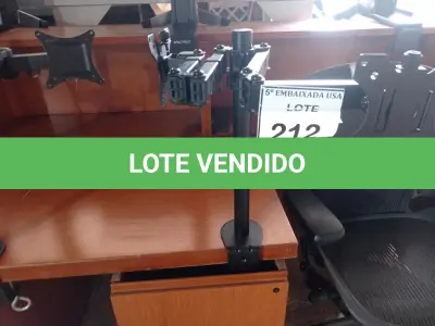 LOTE 212 - 01 SUPORTE PARA MONITOR (MONITOR STAND). (NO ESTADO EM QUE SE ENCONTRA. SUJEITO A AVARIAS OCULTAS/VISÍVEIS.)