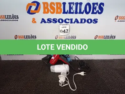 LOTE 047 - 03 SECADORES DE CABELO MARCAS E MODELOS DIVERSOS. (NO ESTADO) ATENÇÃO! FAZER A VISITAÇÃO ANTES DE ARREMATAR, NÃO SABEMOS SE FUNCIONA. LEILÃO NÃO TEM GARANTIA E NEM DEVOLUÇÃO, SUJEITO A POSSÍVEIS AVARIAS VISÍVEIS/OCULTAS E/OU AUSÊNCIA DE COMPONENTES.