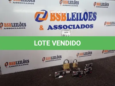 LOTE 022 - 06 CADEADOS TAMANHOS DIVERSOS MARCA PADO (NOVO). (NO ESTADO) ATENÇÃO! FAZER A VISITAÇÃO ANTES DE ARREMATAR, NÃO SABEMOS SE FUNCIONA. LEILÃO NÃO TEM GARANTIA E NEM DEVOLUÇÃO, SUJEITO A POSSÍVEIS AVARIAS VISÍVEIS/OCULTAS E/OU AUSÊNCIA DE COMPONENTES.
