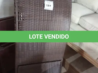 LOTE 181 - 01 ESPREGUIÇADEIRA (SUN LOUNGER). (NO ESTADO EM QUE SE ENCONTRA. SUJEITO A AVARIAS OCULTAS/VISÍVEIS.) BH1583S