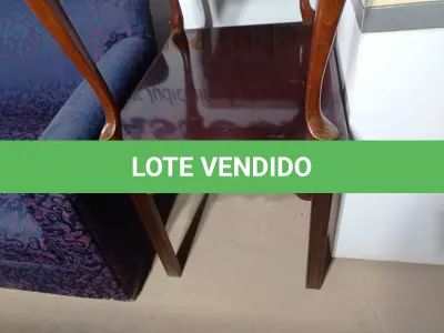 LOTE 223 - 01 MESA EM MADEIRA C/GAVETA (WOODEN TABLE). (NO ESTADO EM QUE SE ENCONTRA. SUJEITO A AVARIAS OCULTAS/VISÍVEIS.) (NO ESTADO EM QUE SE ENCONTRA. SUJEITO A AVARIAS OCULTAS/VISÍVEIS.)
