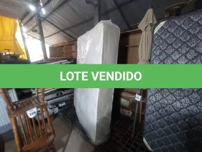 LOTE 229 - 01 COLCHÃO CASAL (DOUBLE MATTRESS). (NO ESTADO EM QUE SE ENCONTRA. SUJEITO A AVARIAS OCULTAS/VISÍVEIS.) BJ7462N
