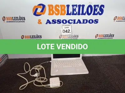 LOTE 042 - 01 MACBOOK S/CARREGADOR. (NO ESTADO) ATENÇÃO! FAZER A VISITAÇÃO ANTES DE ARREMATAR, NÃO SABEMOS SE FUNCIONA. LEILÃO NÃO TEM GARANTIA E NEM DEVOLUÇÃO, SUJEITO A POSSÍVEIS AVARIAS VISÍVEIS/OCULTAS E/OU AUSÊNCIA DE COMPONENTES.